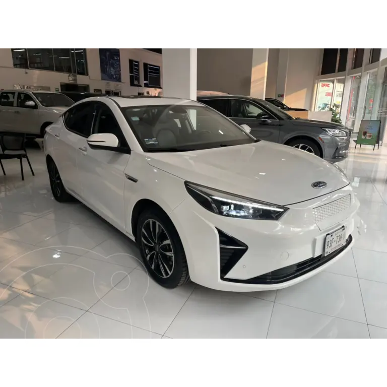 foto JAC E J7 Electric usado (2023) color Blanco precio $298,000