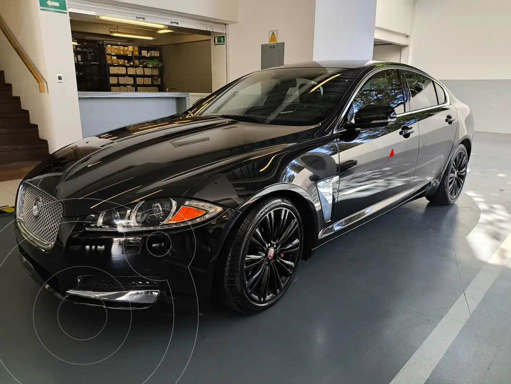 Jaguar XF P250 Portfolio (2015)