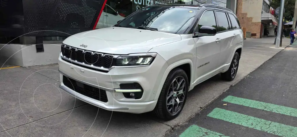 Jeep commander overland (2025)