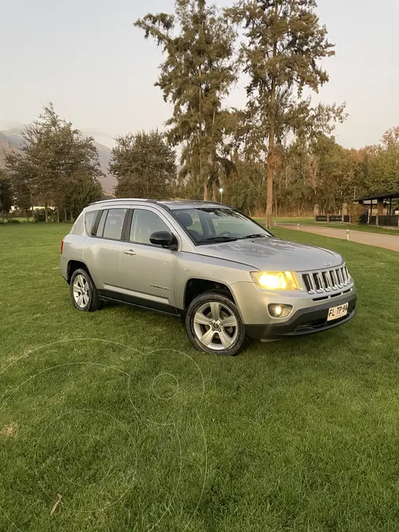 Jeep Compass Sport 4x4 usado (2013) color Gris precio 10.000.000