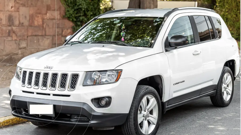 Jeep Compass Sport 4x2 usado (2016) color Blanco precio 12.490.000