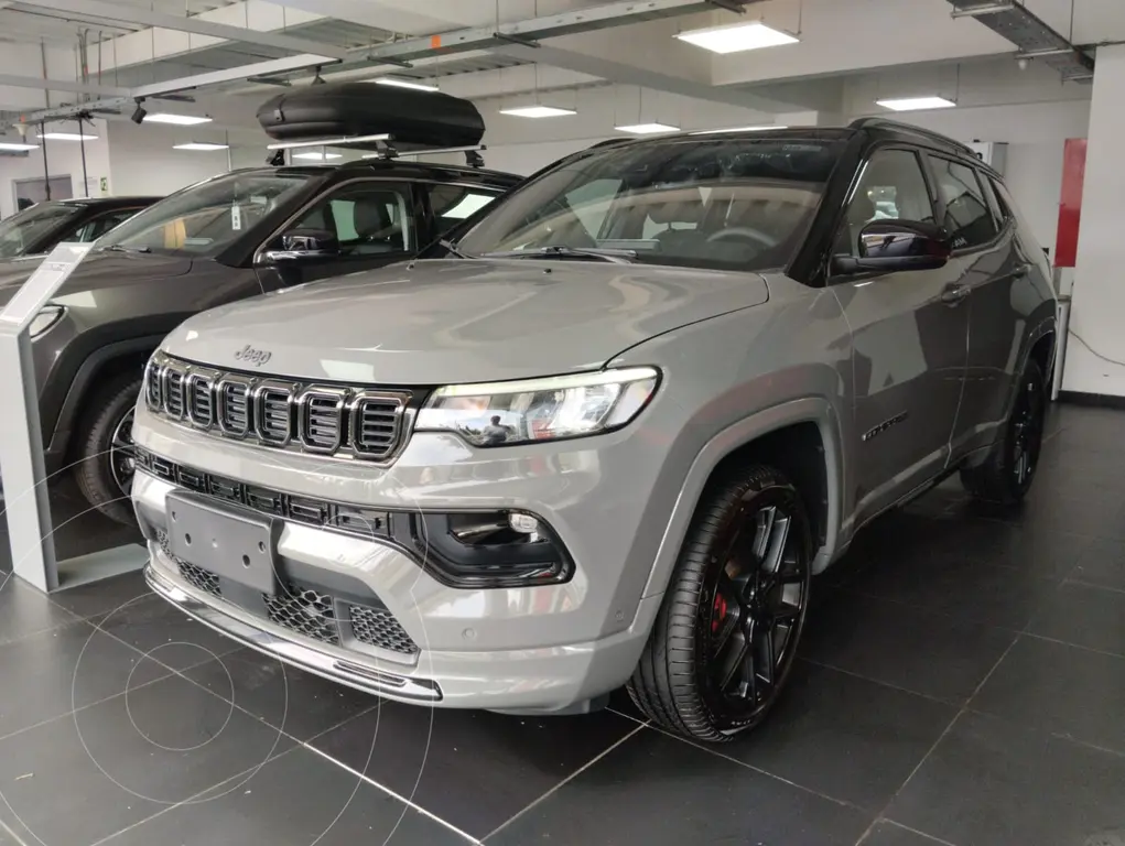 foto Jeep Compass 2.0T Blackhawk 4x4 nuevo color Gris precio $185.990.000