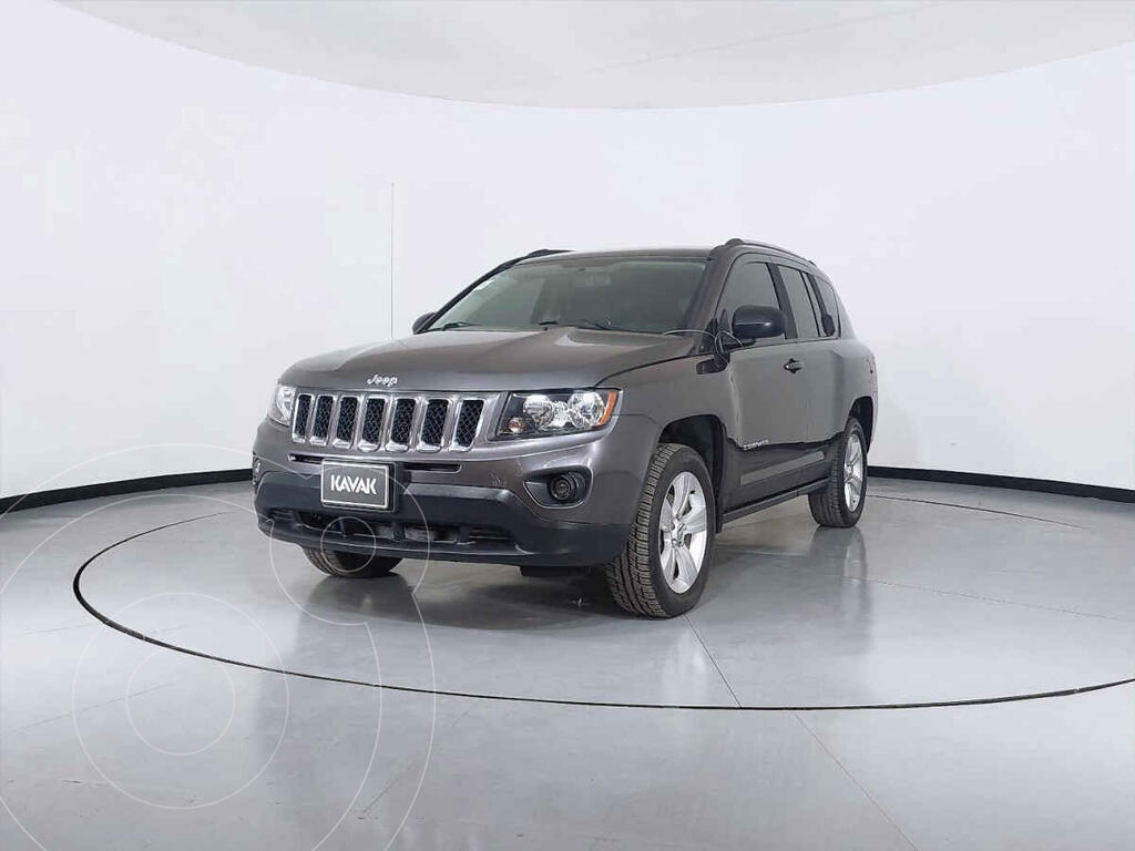 foto Jeep Compass 4x2 Latitude Aut usado (2016) color Gris precio $308,999