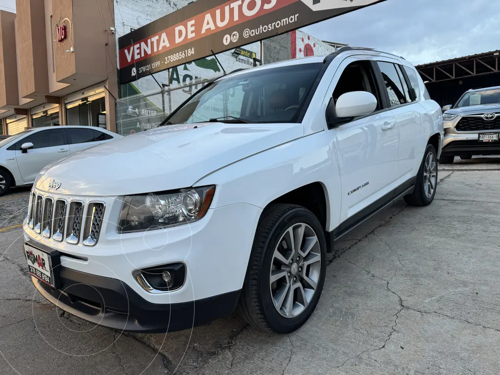 foto Jeep Compass 4x2 Limited Aut usado (2016) color Blanco precio $259,999