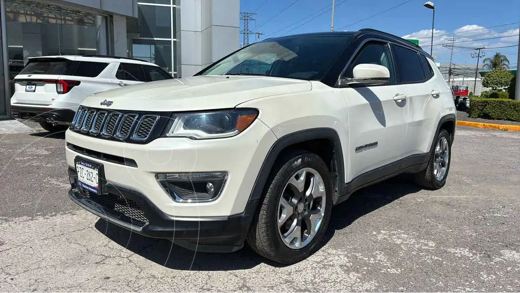 foto Jeep Compass 4x2 Limited Aut usado (2019) color Blanco precio $360,000