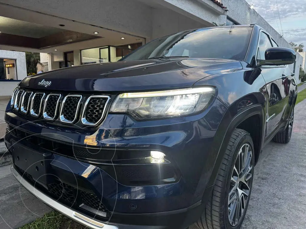 foto Jeep Compass Altitude usado (2023) color Azul precio $448,000