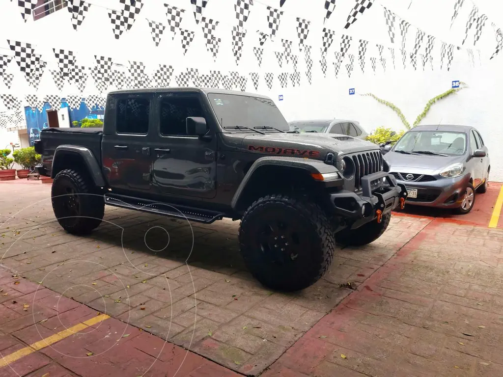 foto Jeep Gladiator Mojave usado (2022) color Gris precio $1,398,000