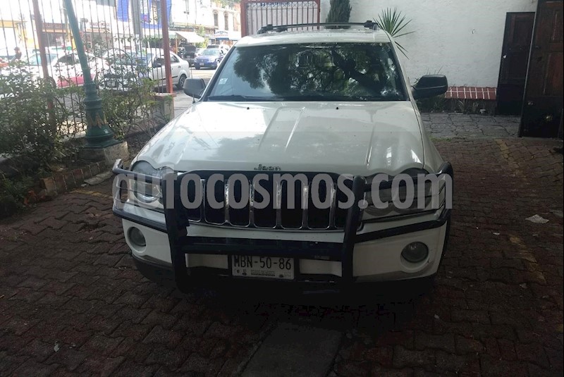 foto Jeep Grand Cherokee Laredo 4X2 3.7L V6 65° Aniversario usado