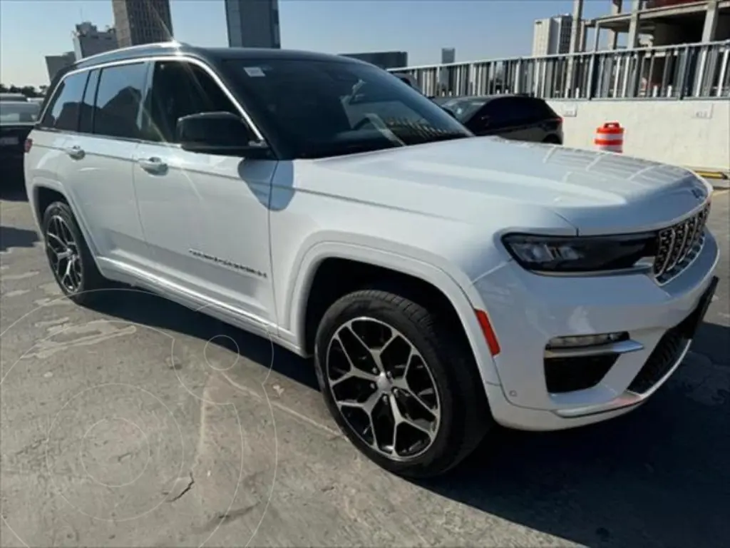 foto Jeep Grand Cherokee L Summit Reserve 4x4 usado (2023) color Blanco precio $1,298,000