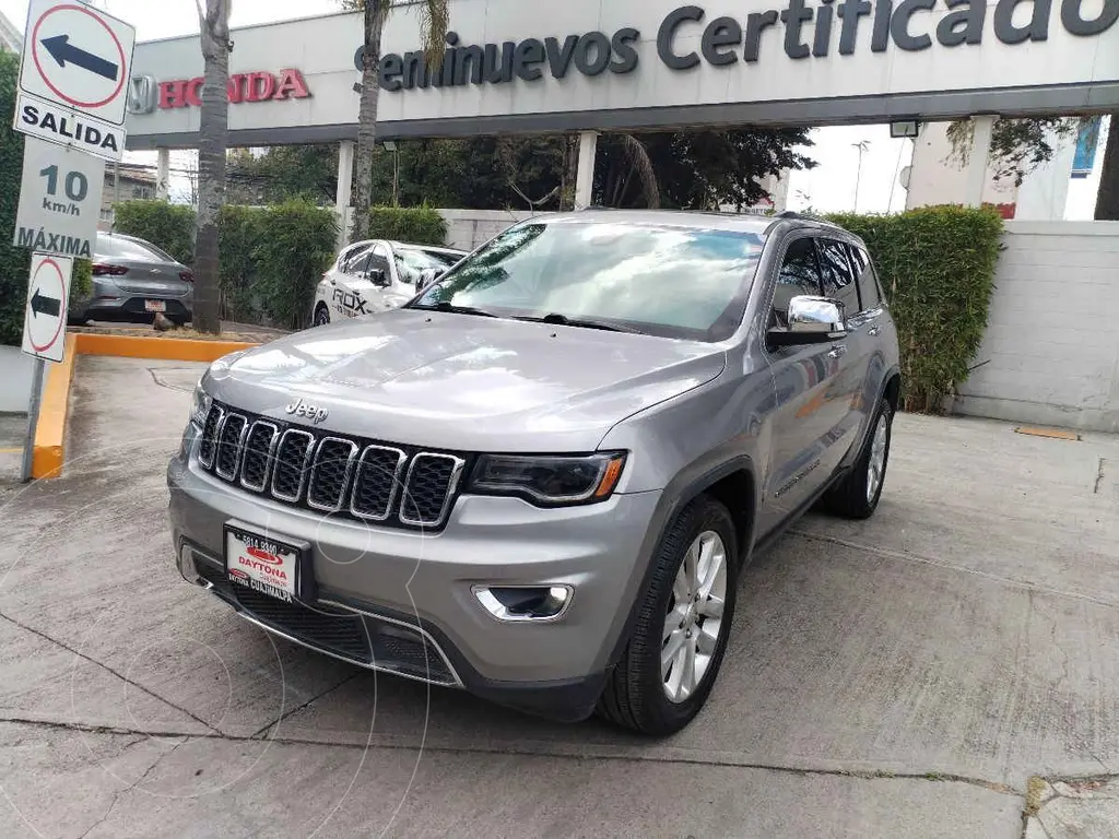 foto Jeep Grand Cherokee Limited Navegación 4x2 3.6L V6 usado (2017) color Plata precio $328,000