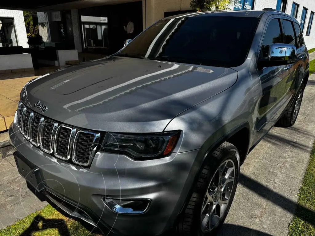 foto Jeep Grand Cherokee Laredo 3.6L 4x2 usado (2019) color Plata precio $499,000