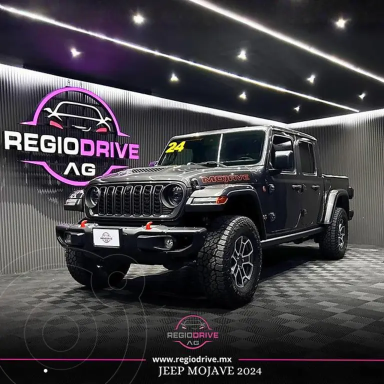 foto Jeep JT Mojave usado (2024) color Gris precio $1,249,900