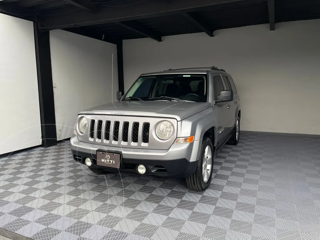 foto Jeep Patriot 4x2 Latitude Aut usado (2015) color plateado precio $188,000