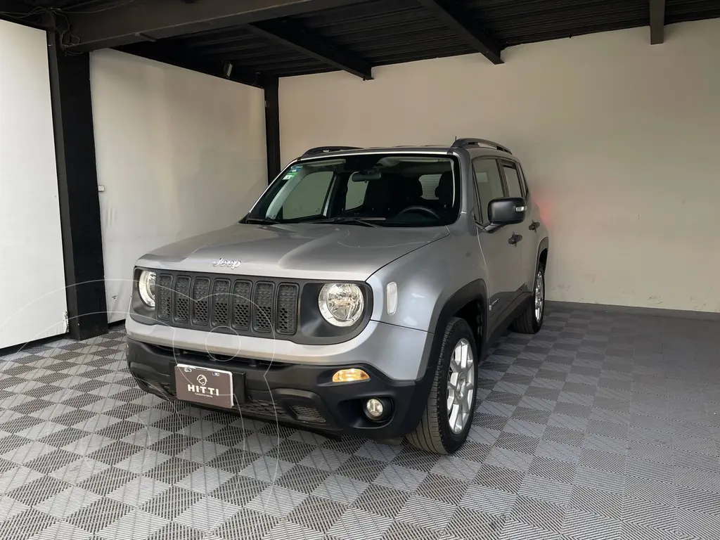 foto Jeep Renegade Sport usado (2022) color plateado precio $298,000