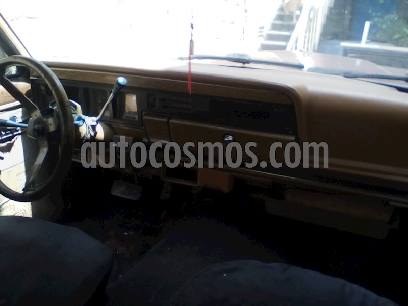 foto Jeep Wagoneer 4*2 258 usado