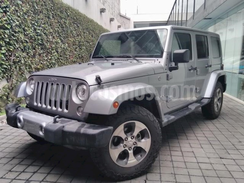 foto Jeep Wrangler 5p Unlimited Sahara V6/3.6 Aut usado (2018) color Gris precio $660,000
