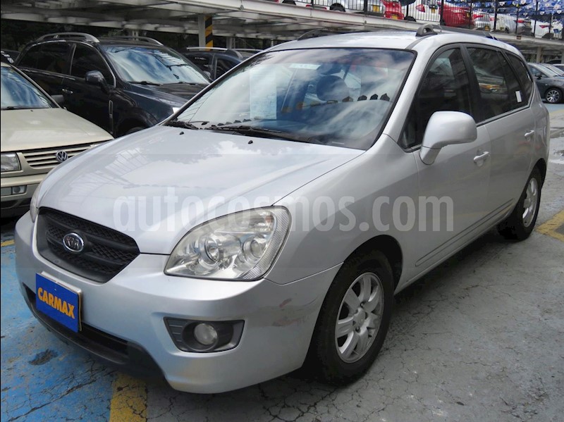 foto KIA Carens 2.0L usado