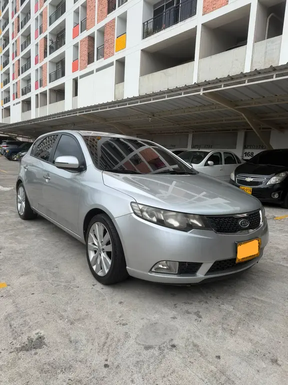 KIA Cerato Forte Sport 1.6L usado en Bucaramanga