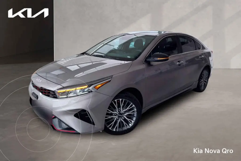 foto Kia Forte Sedán 2.0L GT Line Aut usado (2023) color Gris precio $415,000