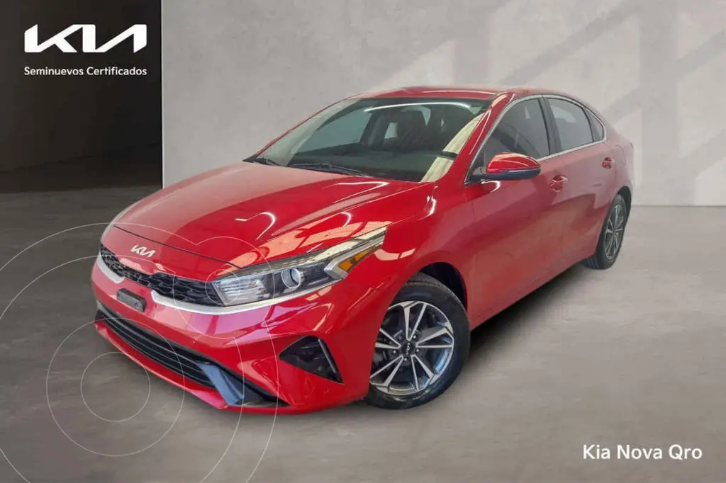 foto Kia Forte Sedán 2.0L EX Aut usado (2022) color Rojo precio $325,000