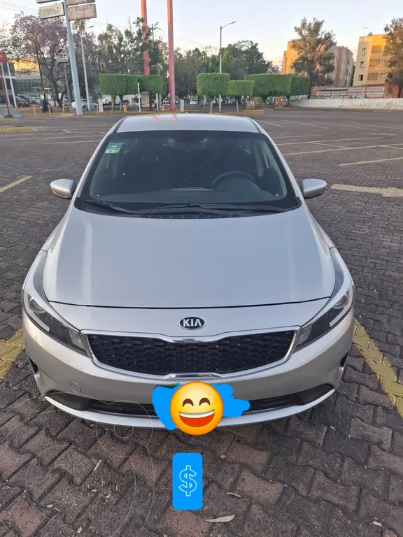 Kia Forte Sedán L 2017