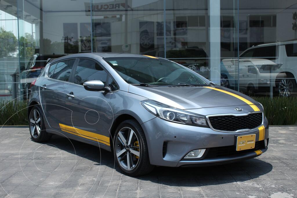 foto Kia Forte Sedán 2.0L LX usado (2017) color Gris precio $270,000