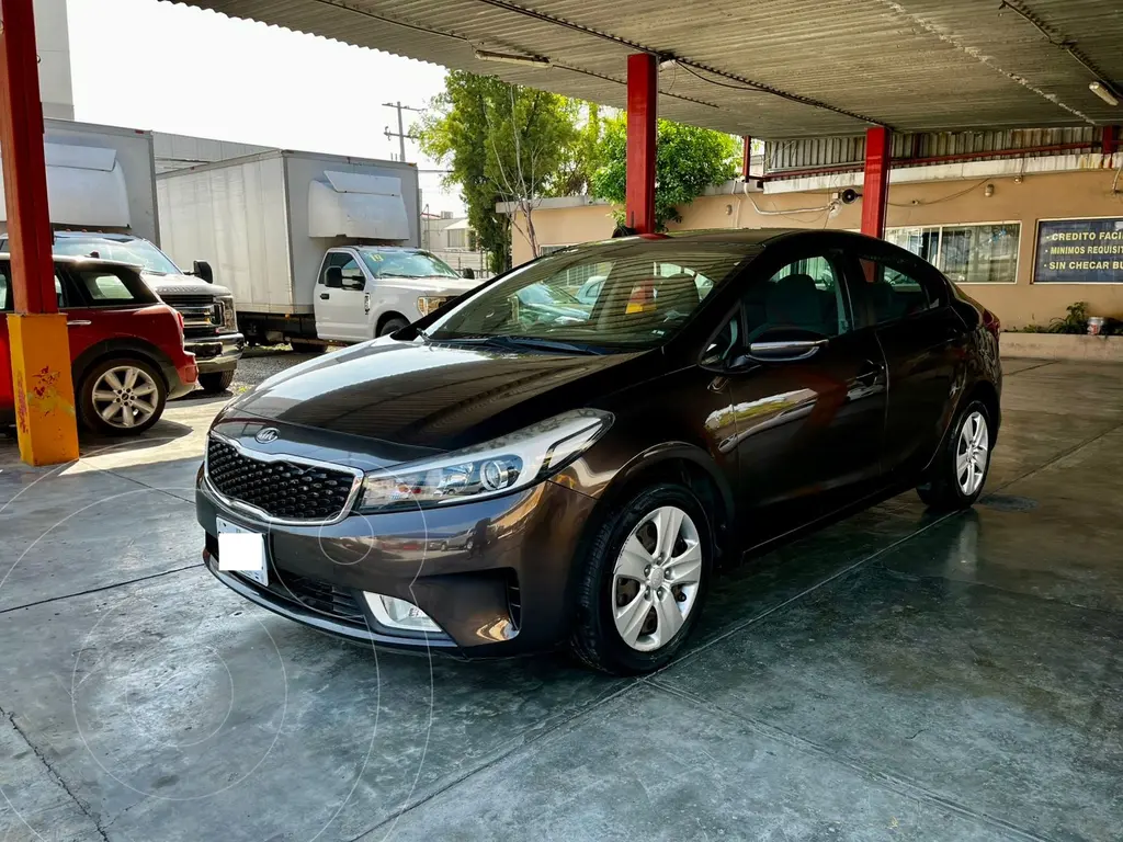 Kia Forte Sedán LX 2017