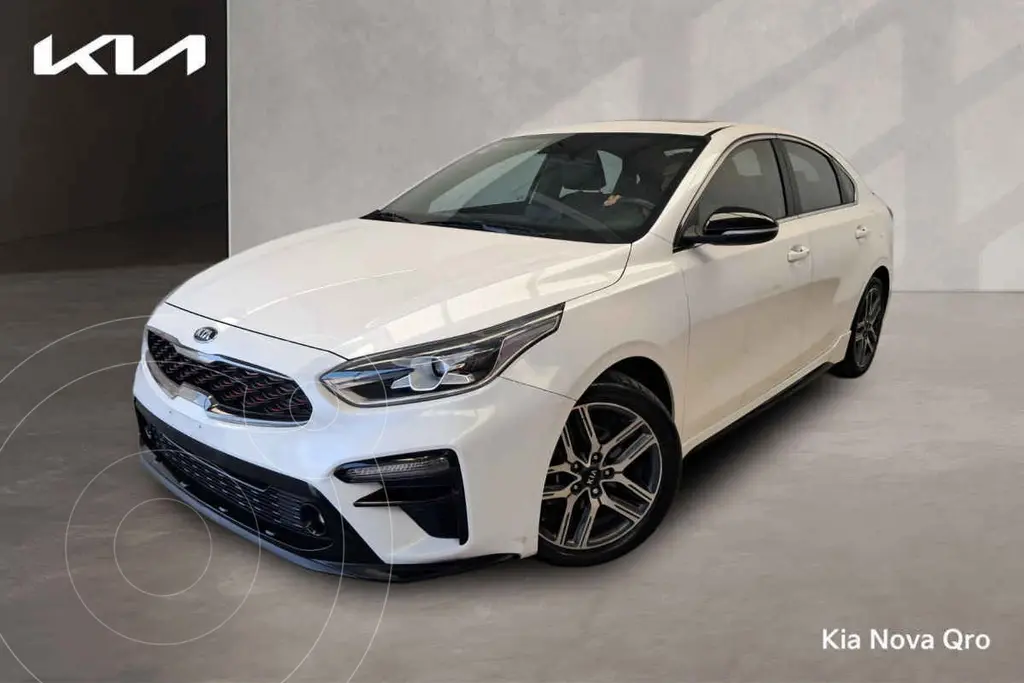 foto Kia Forte Sedán GT Aut Doble Embrague usado (2020) color Blanco precio $270,000