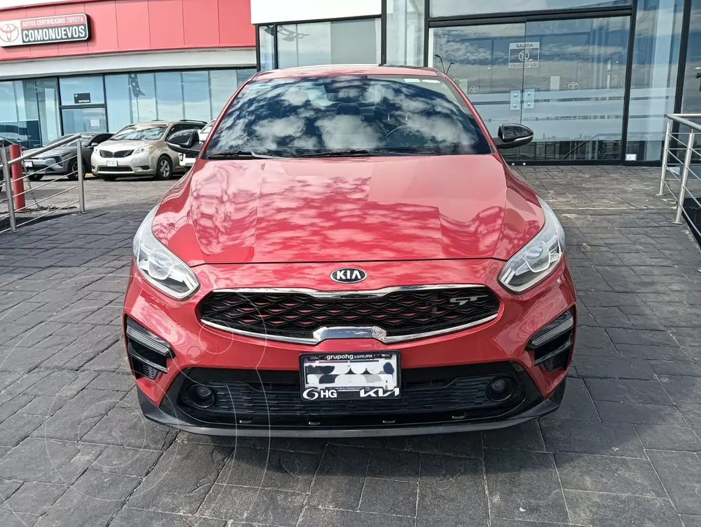 foto Kia Forte Sedán GT Line Aut usado (2020) color Rojo precio $320,000