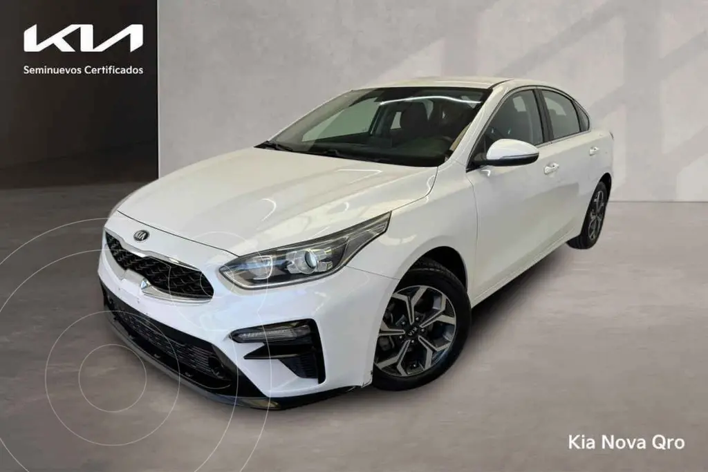 foto Kia Forte Sedán EX Aut usado (2020) color Blanco precio $265,000