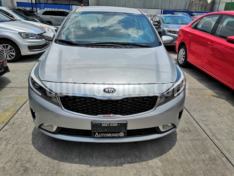foto Kia Forte LX Aut usado