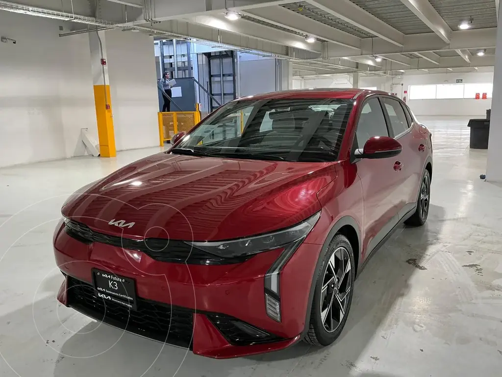 foto Kia K3 GT Line usado (2025) color Rojo Encendido precio $370,000