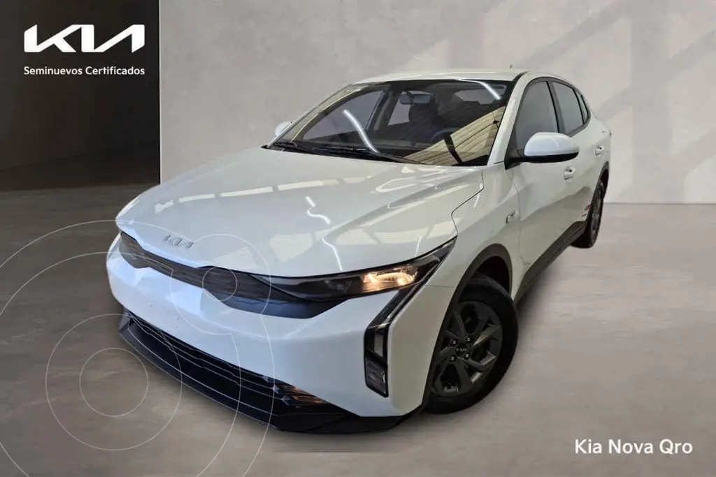 foto Kia K3 LX Aut usado (2025) color Blanco precio $340,000