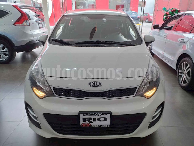 foto Kia Rio Hatchback EX usado