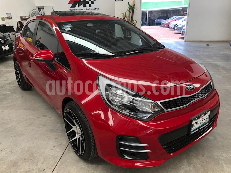 foto Kia Rio Hatchback EX usado