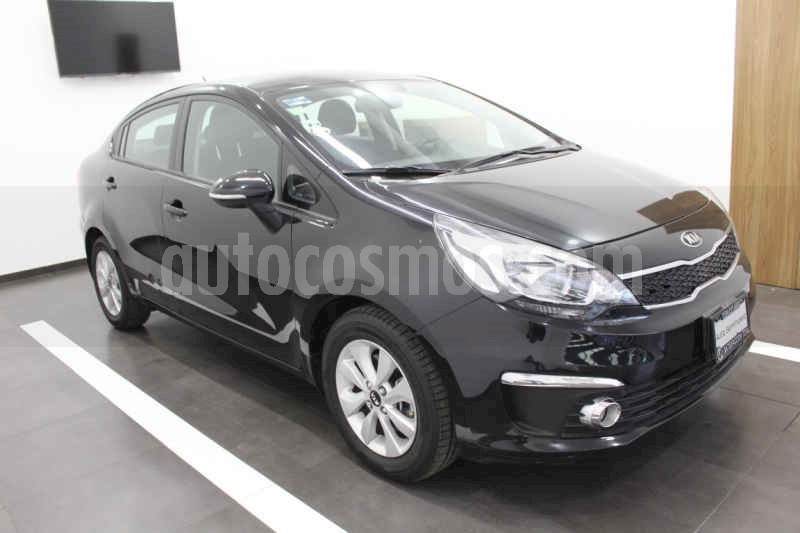 foto Kia Rio Hatchback LX usado