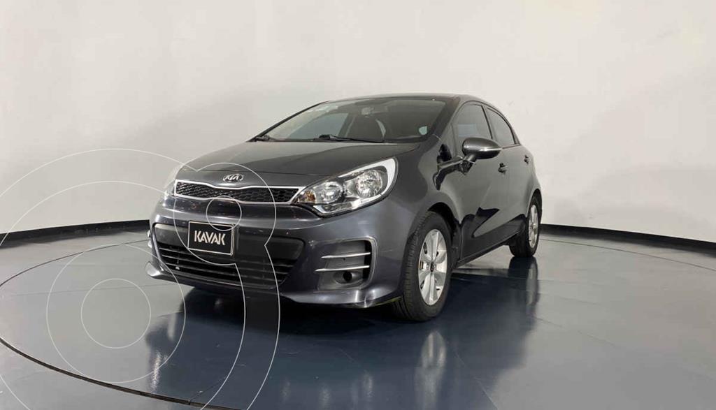 Kia Rio Hatchback EX usado (2017) color Gris precio 214,999