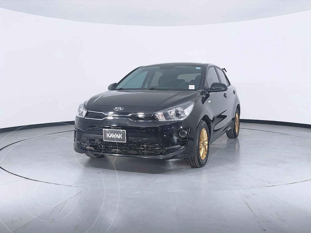 foto Kia Rio Hatchback LX usado (2021) color Negro precio $282,999