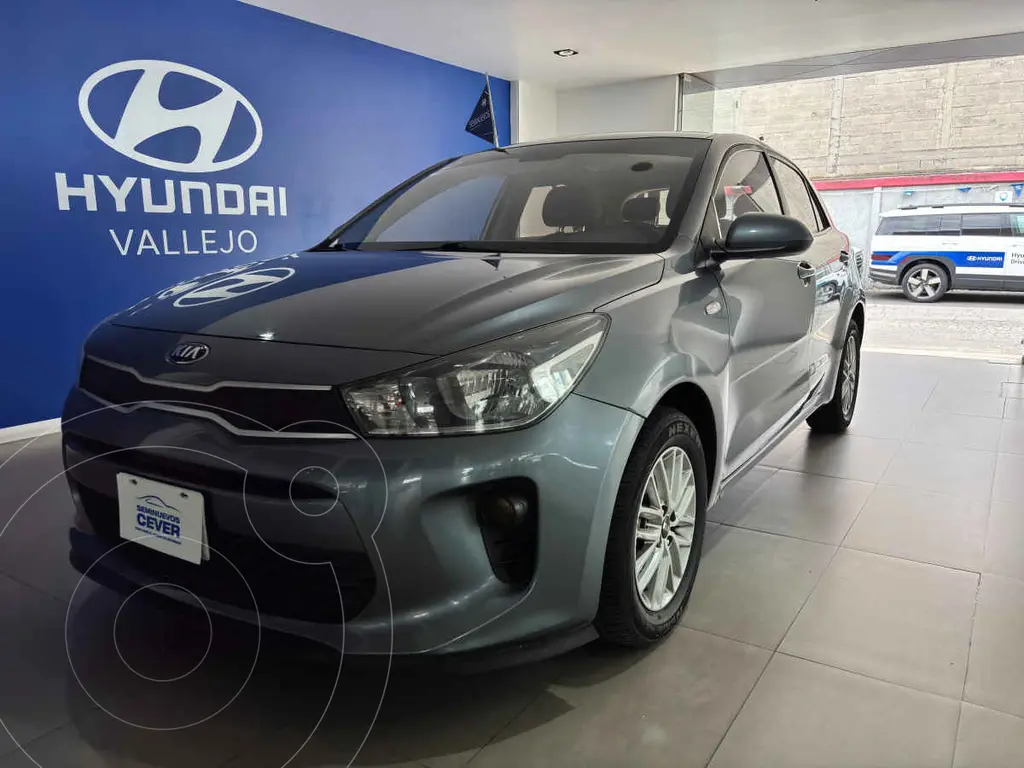 foto Kia Rio Hatchback LX financiado en mensualidades enganche $56,438 mensualidades desde $4,912