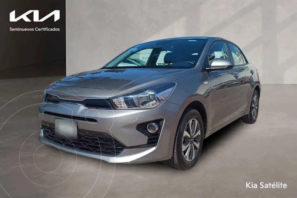 Kia Rio Hatchback LX usado (2023) color Gris precio $299,000