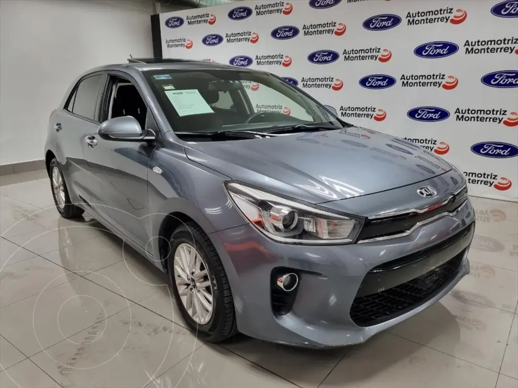 Kia Rio Hatchback Ex Usado Color Azul Marino Precio