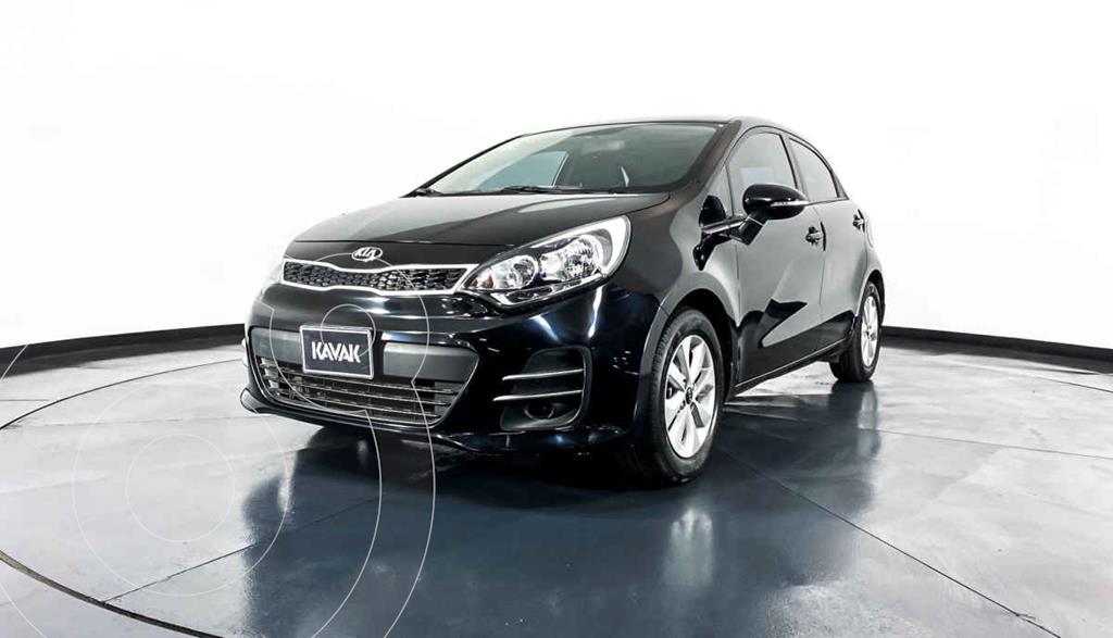 Kia Rio Hatchback EX usado (2017) color Blanco precio 209,999