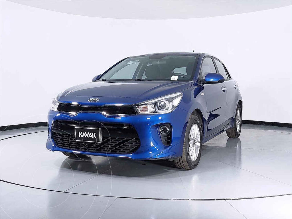 foto Kia Rio Hatchback EX Aut usado (2020) color Azul precio $297,999