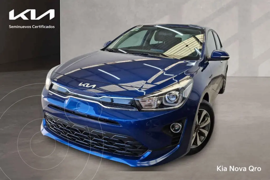 foto Kia Rio Hatchback EX Aut usado (2023) color Azul precio $330,000