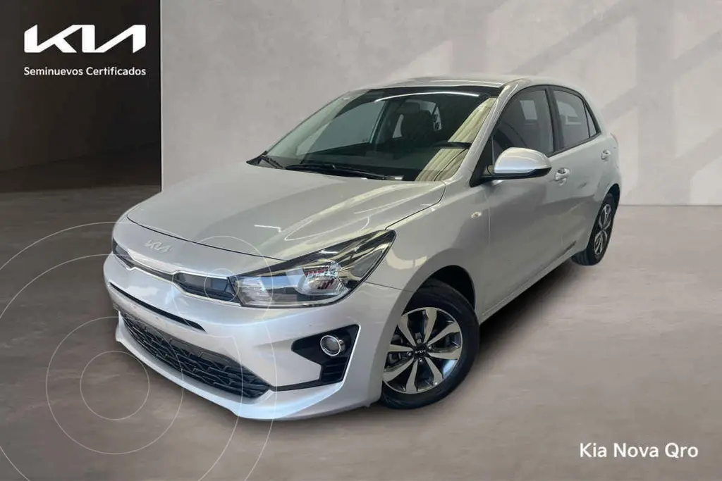 foto Kia Rio Hatchback LX usado (2022) color Gris precio $270,000