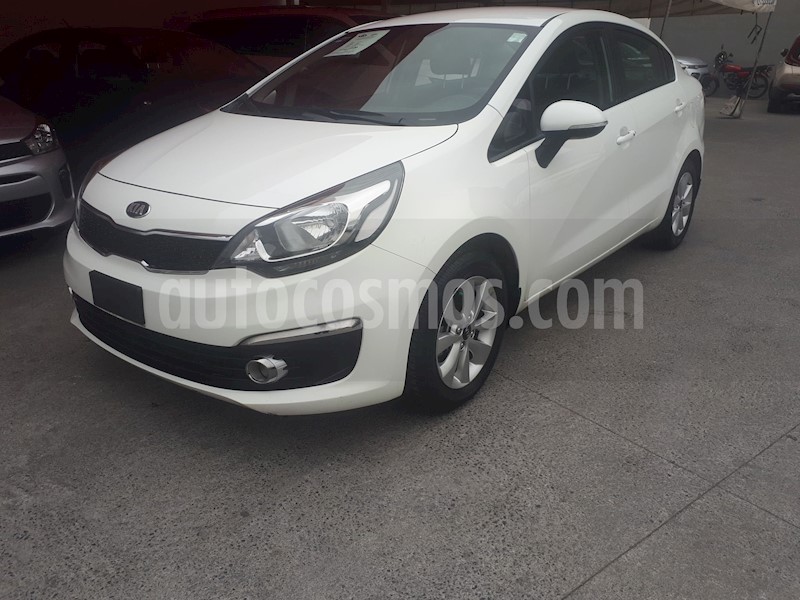 foto Kia Rio Sedán EX usado (2017) color Blanco precio $158,000