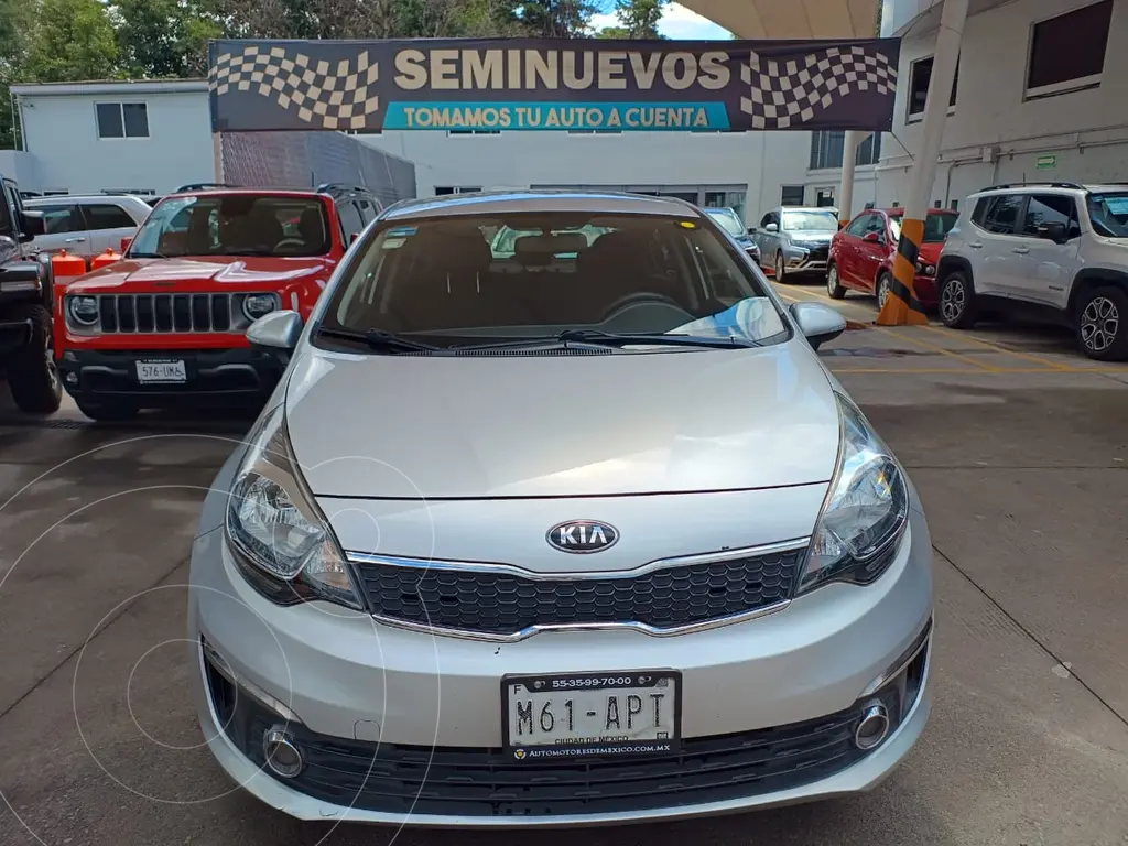 Color Plata Auto Kia Rio Sedan EX usado (2017) color Plata precio $222,000
