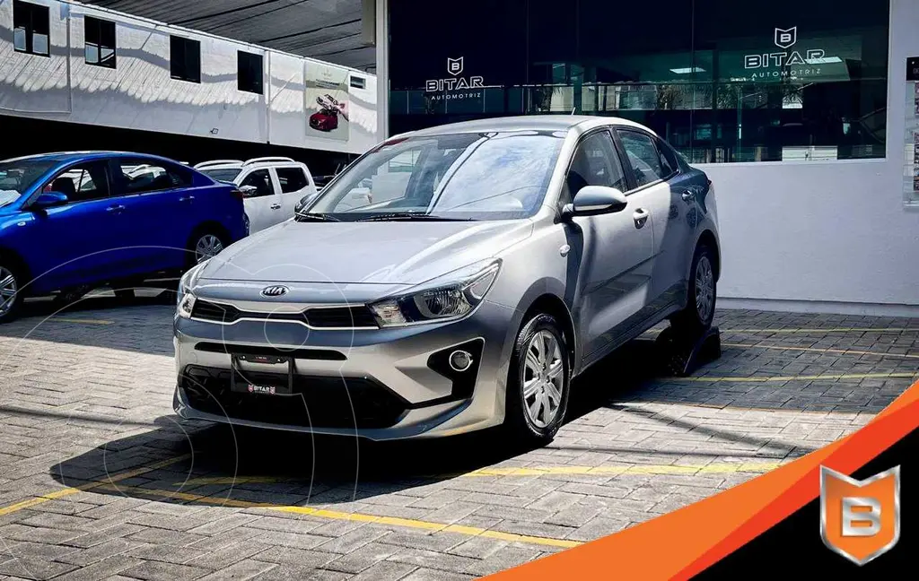 foto Kia Rio Sedán L  Aut usado (2021) color Gris precio $259,900