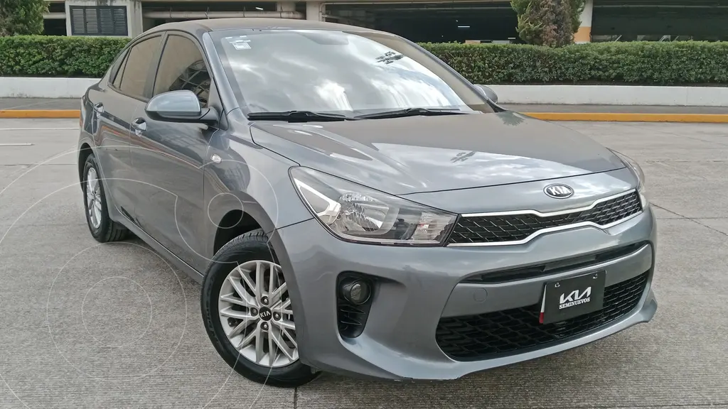 Kia Rio Con Rines Kia Rio Sedan LX Aut usado (2019) color Gris precio $229,800