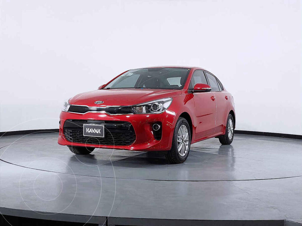 foto Kia Rio Sedán EX usado (2018) color Rojo precio $247,999